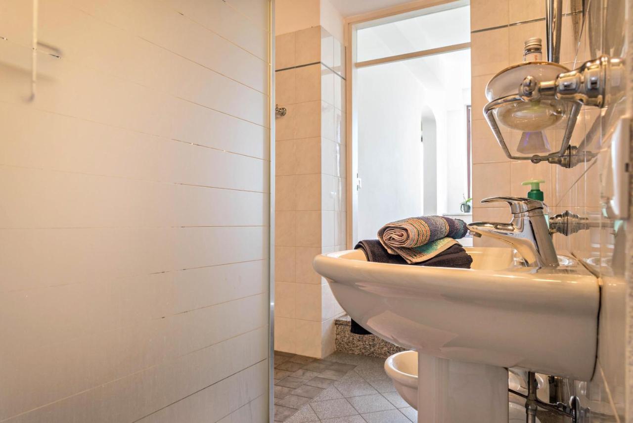 Tinas Yellow Home Leggiuno エクステリア 写真